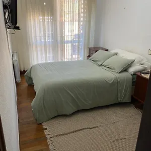 Habitación en casa particular Con Balcon Y Wifi, Bilbao